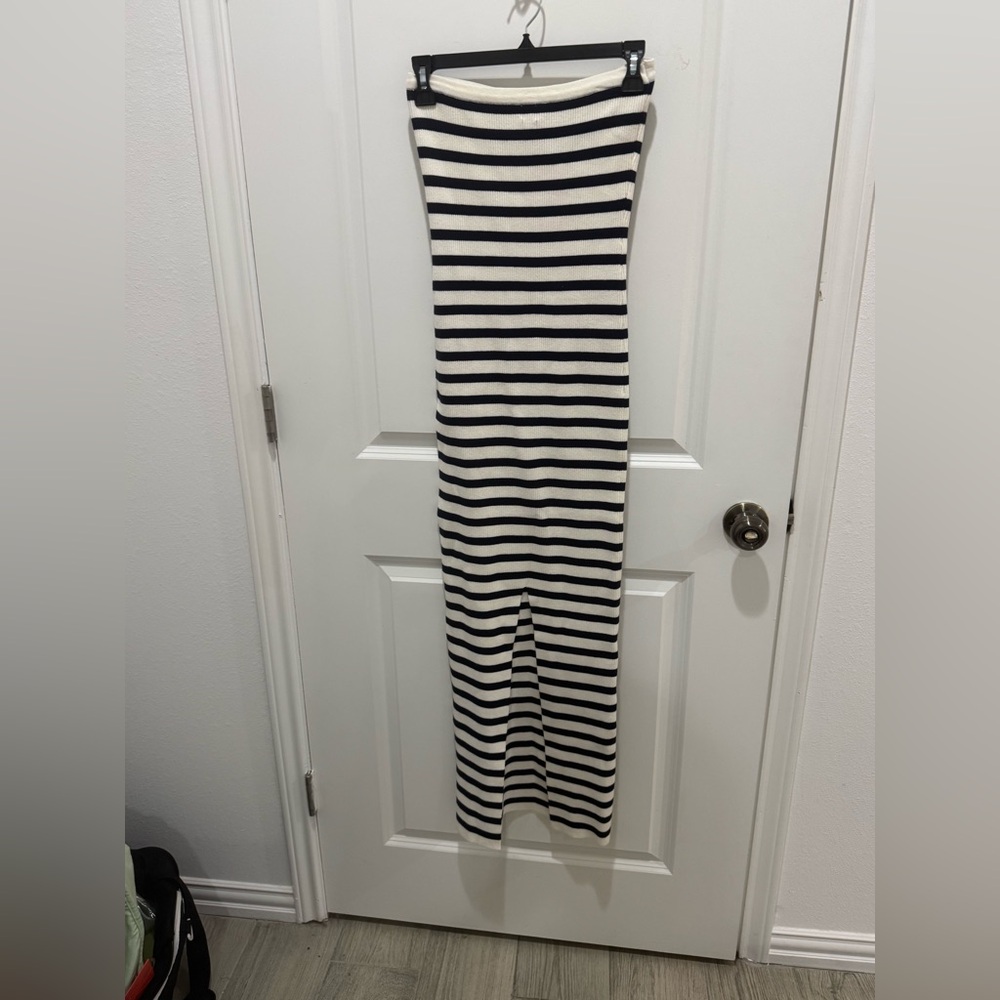 Super cute strapless dress would look great with a jean jacket